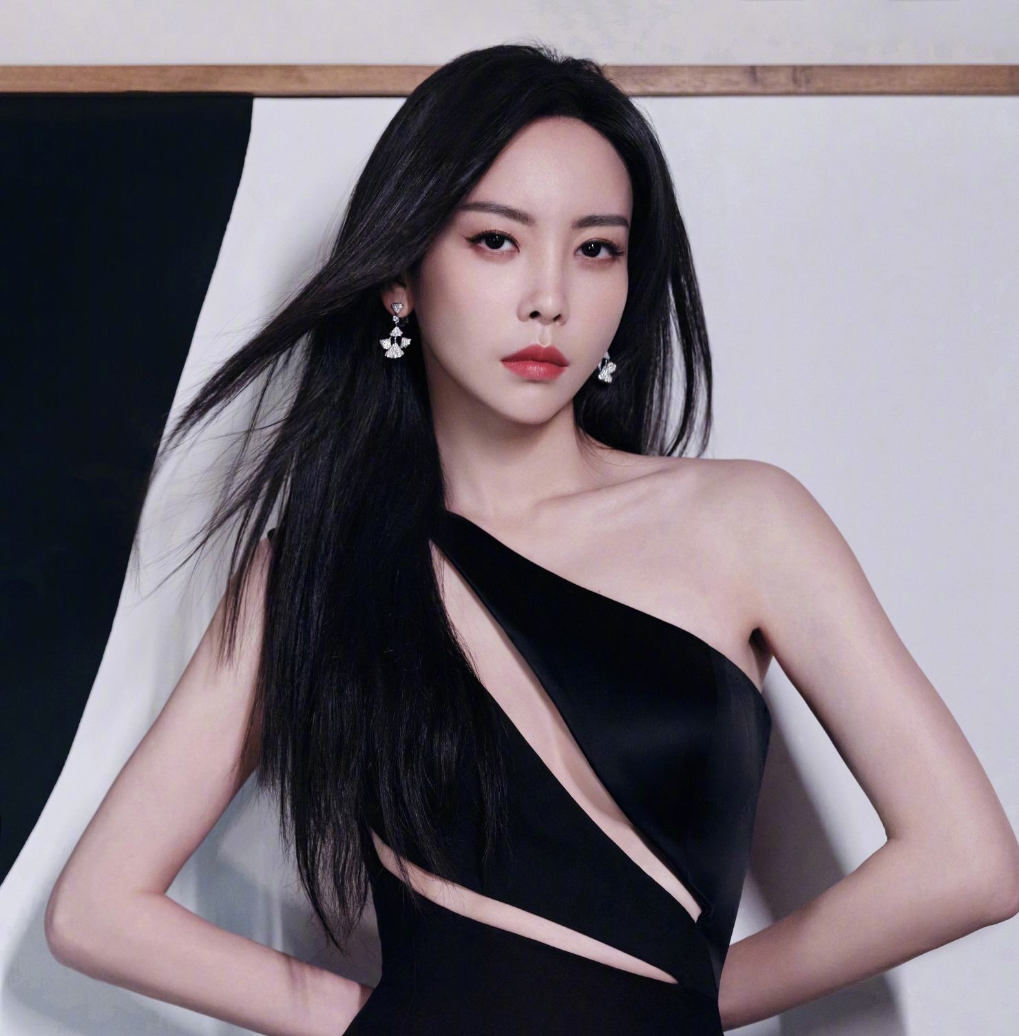 Kiểu tóc nữ 2024 tóc nữ dài thẳng