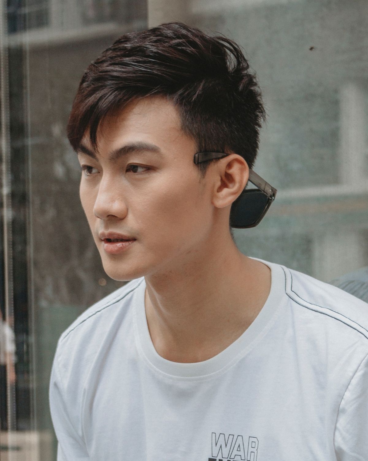 Tóc layer nam ngắn cạo 2 bên