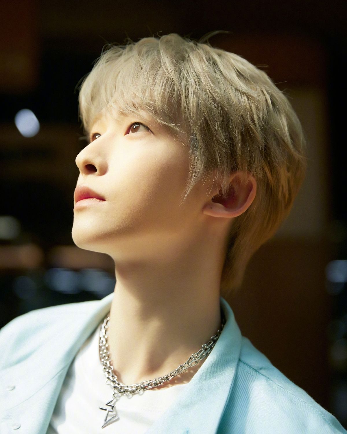 Tóc layer nam ngắn Hàn Quốc nhuộm màu xanh rêu