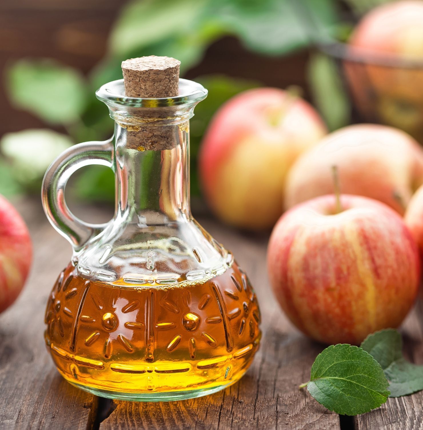 Cách trị thâm đầu gối bằng giấm táo 