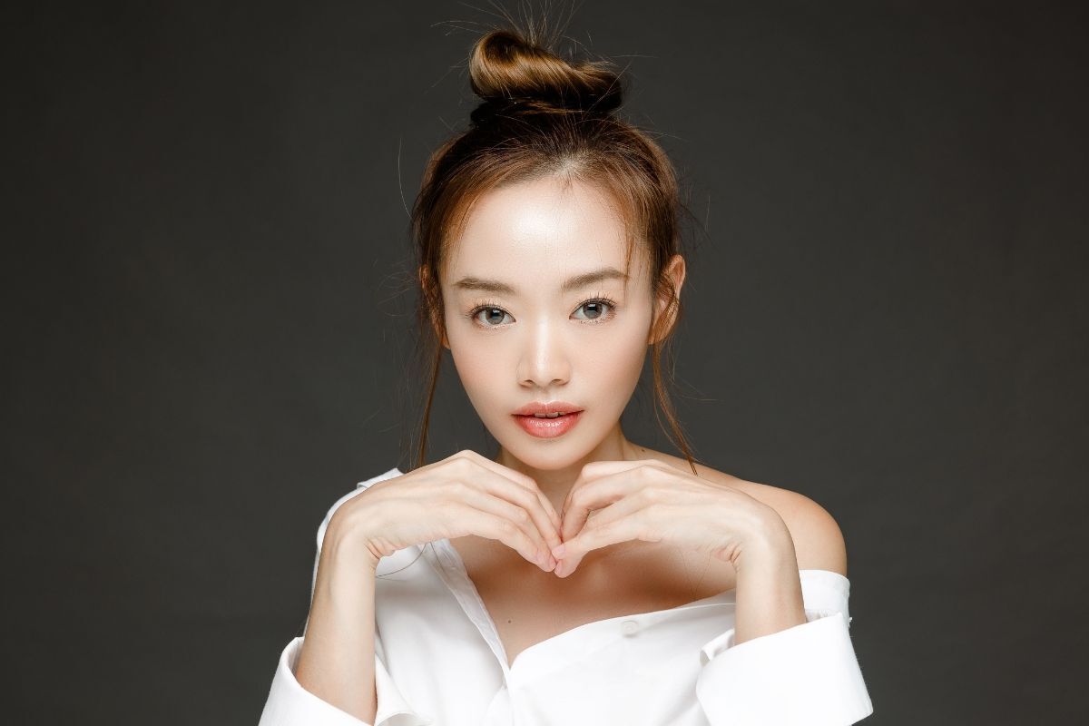 Cách búi tóc cao củ tỏi