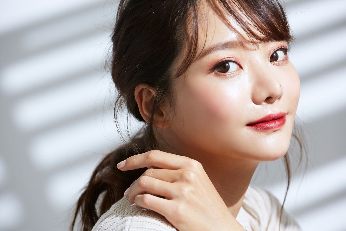 trang điểm để có bọng mắt tự nhiên