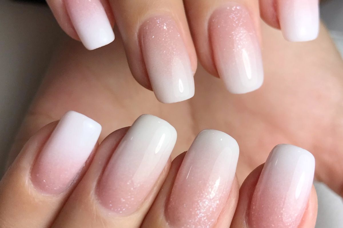 nail hàn quốc móng tay màu hồng ombre ánh nhũ 