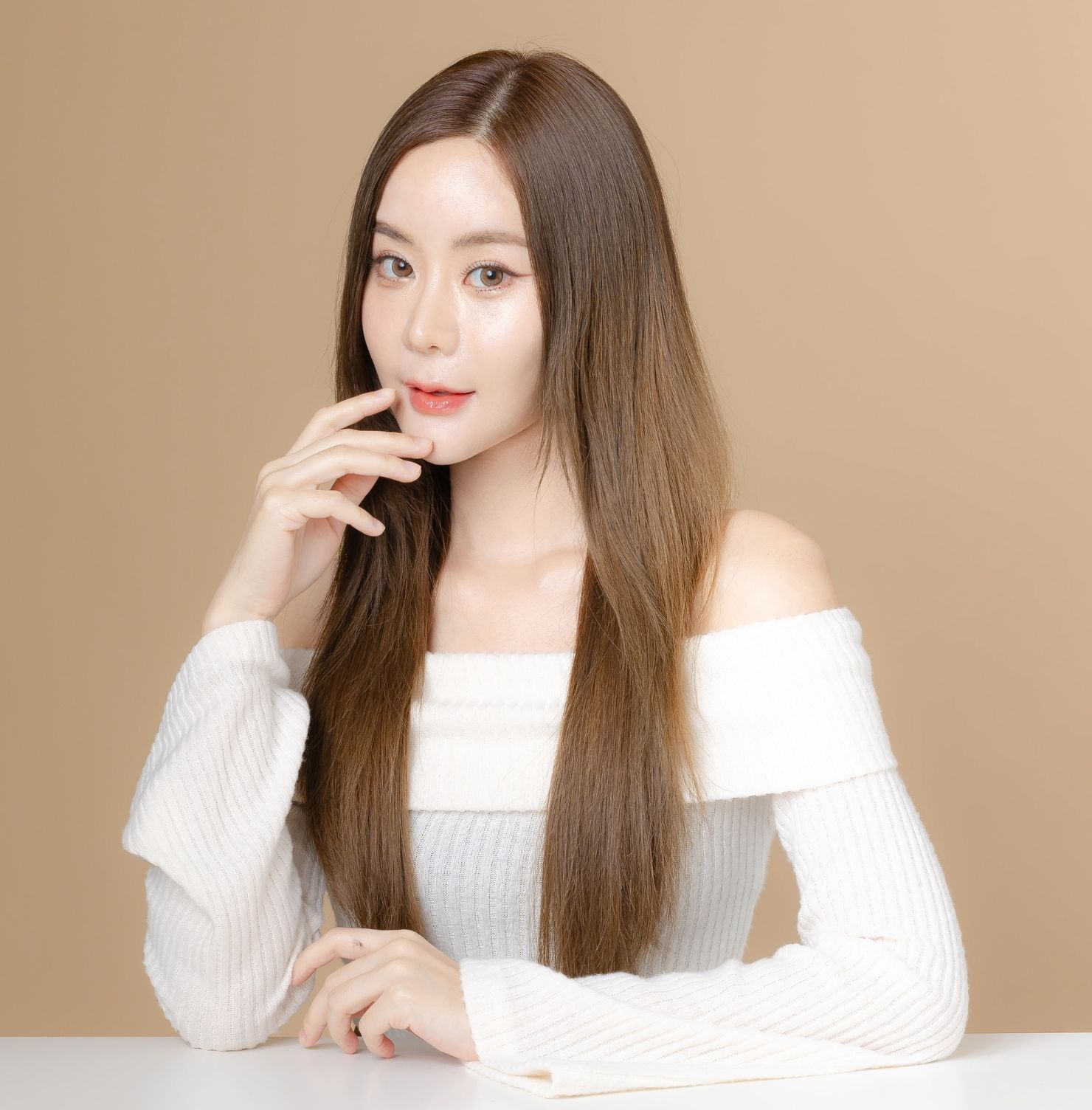 Tóc dài ép thẳng