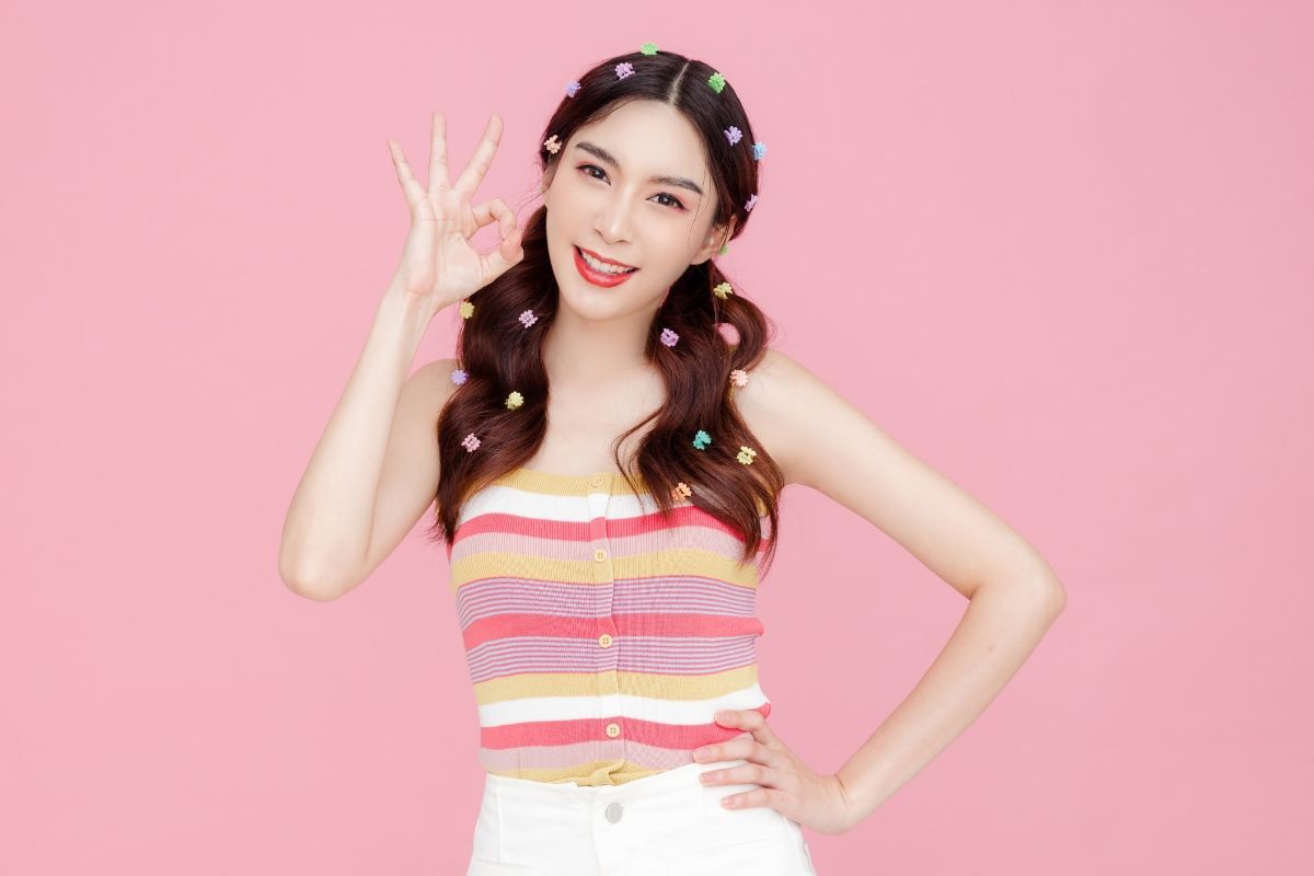 Tóc buộc hai bên