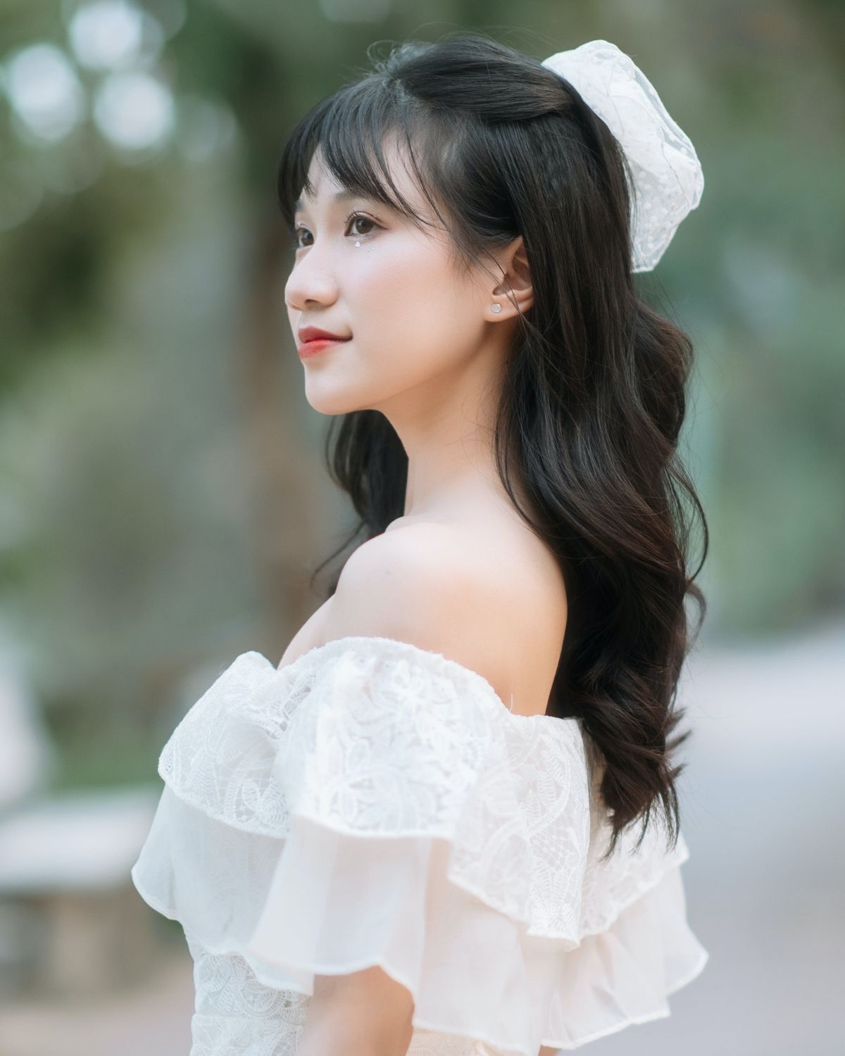 Tóc buộc nửa đầu