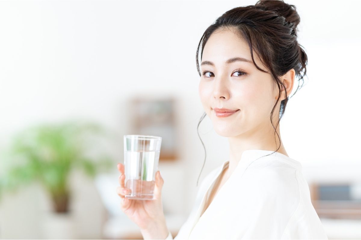 Uống đủ nước mỗi ngày