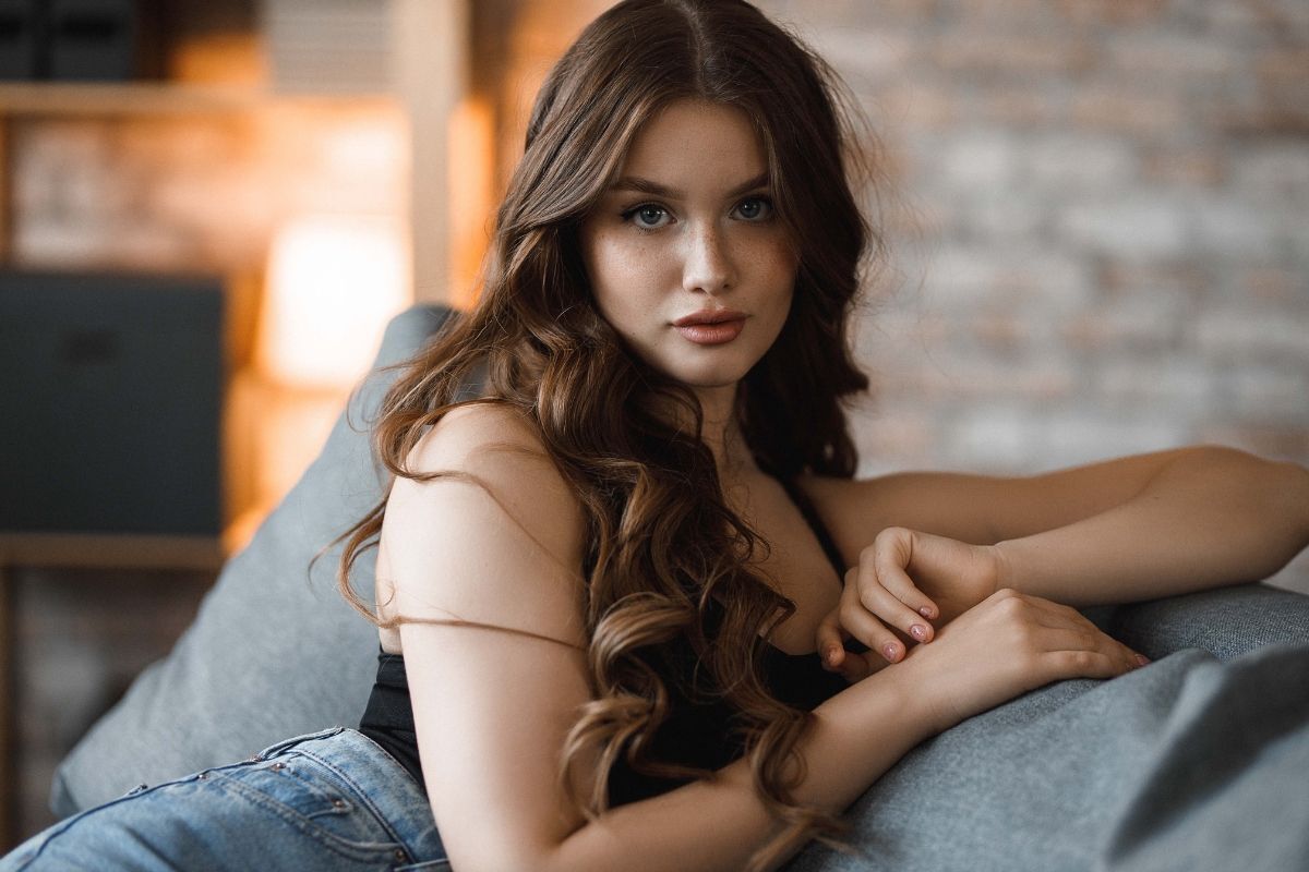 Mẫu tóc uốn đẹp cho mặt vuông 2024