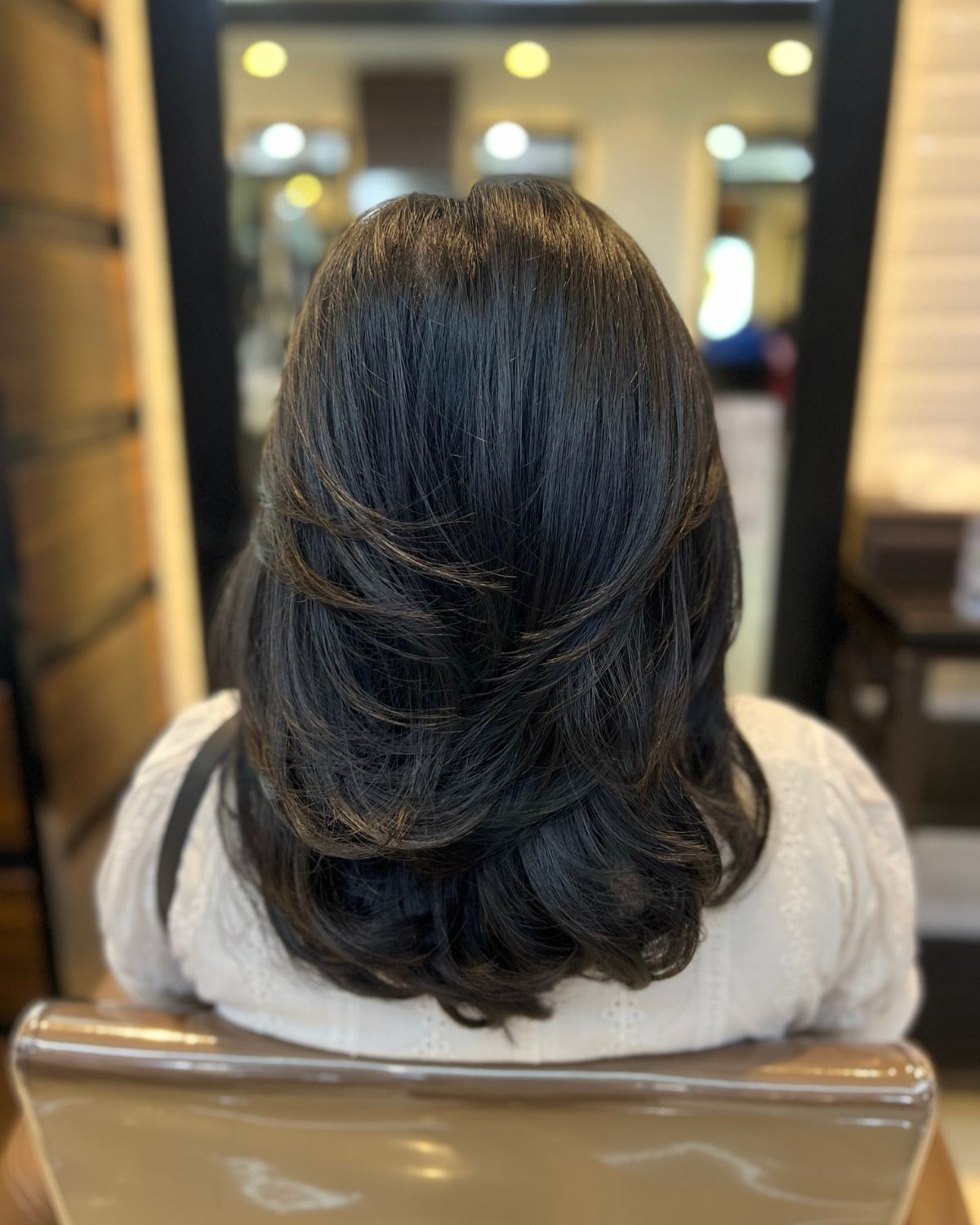 Mẫu tóc uốn layer đẹp 2024