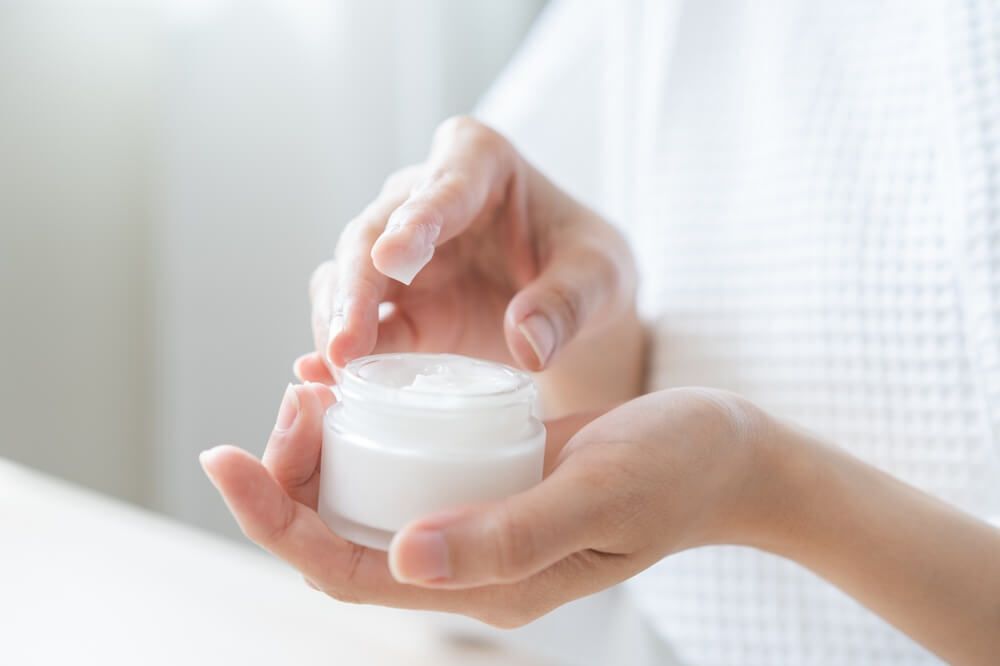 phân biệt các loại mụn cách ngăn ngừa và điều trị mụn sử dụng kem dưỡng ẩm