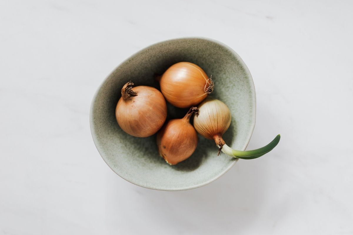 Cách làm tóc nhanh dài từ thiên nhiên với hành tây