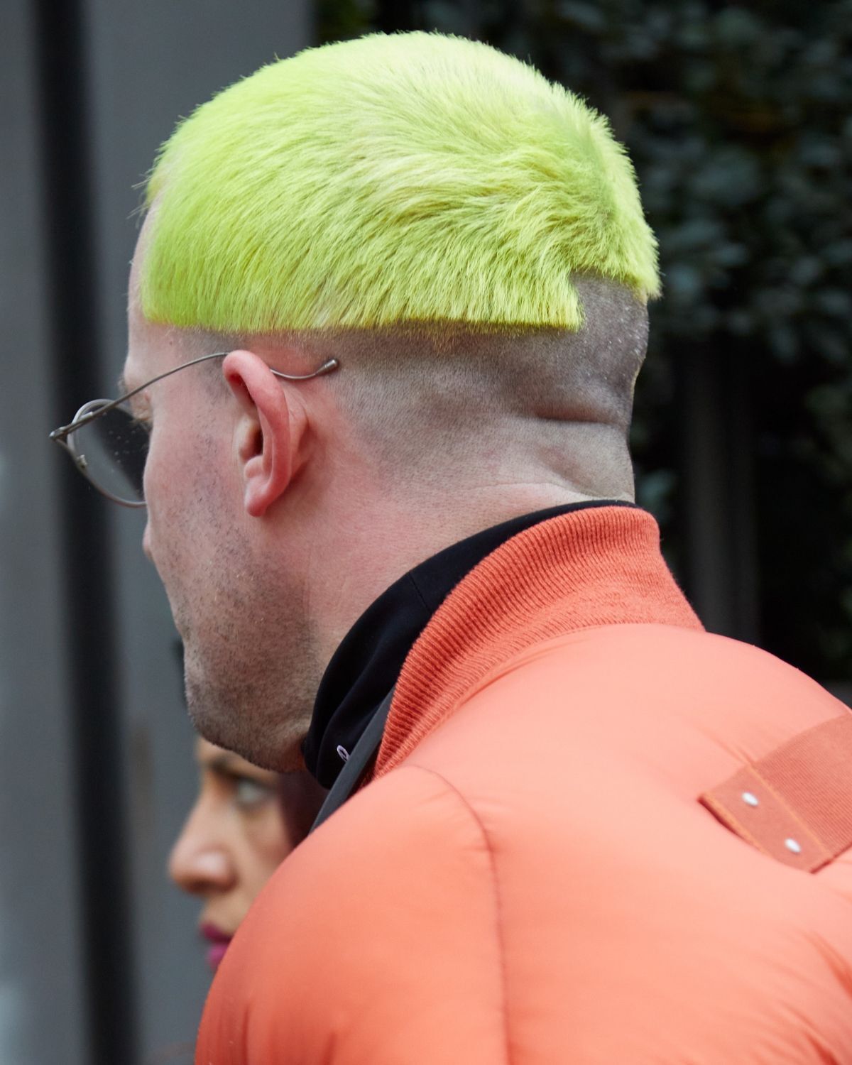 Màu tóc nam đẹp 2024 độc đáo: Xanh neon