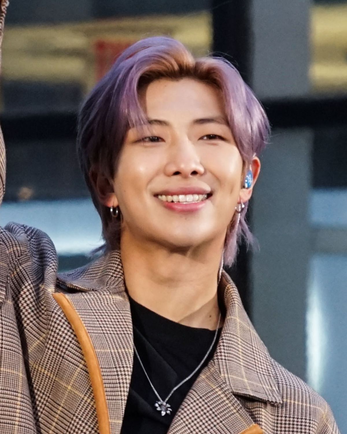 Màu tóc nam đẹp 2024: Tím khói