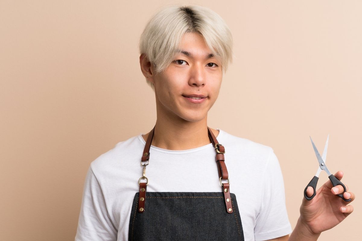 Màu tóc nam đẹp 2024 cá tính: Bạch kim