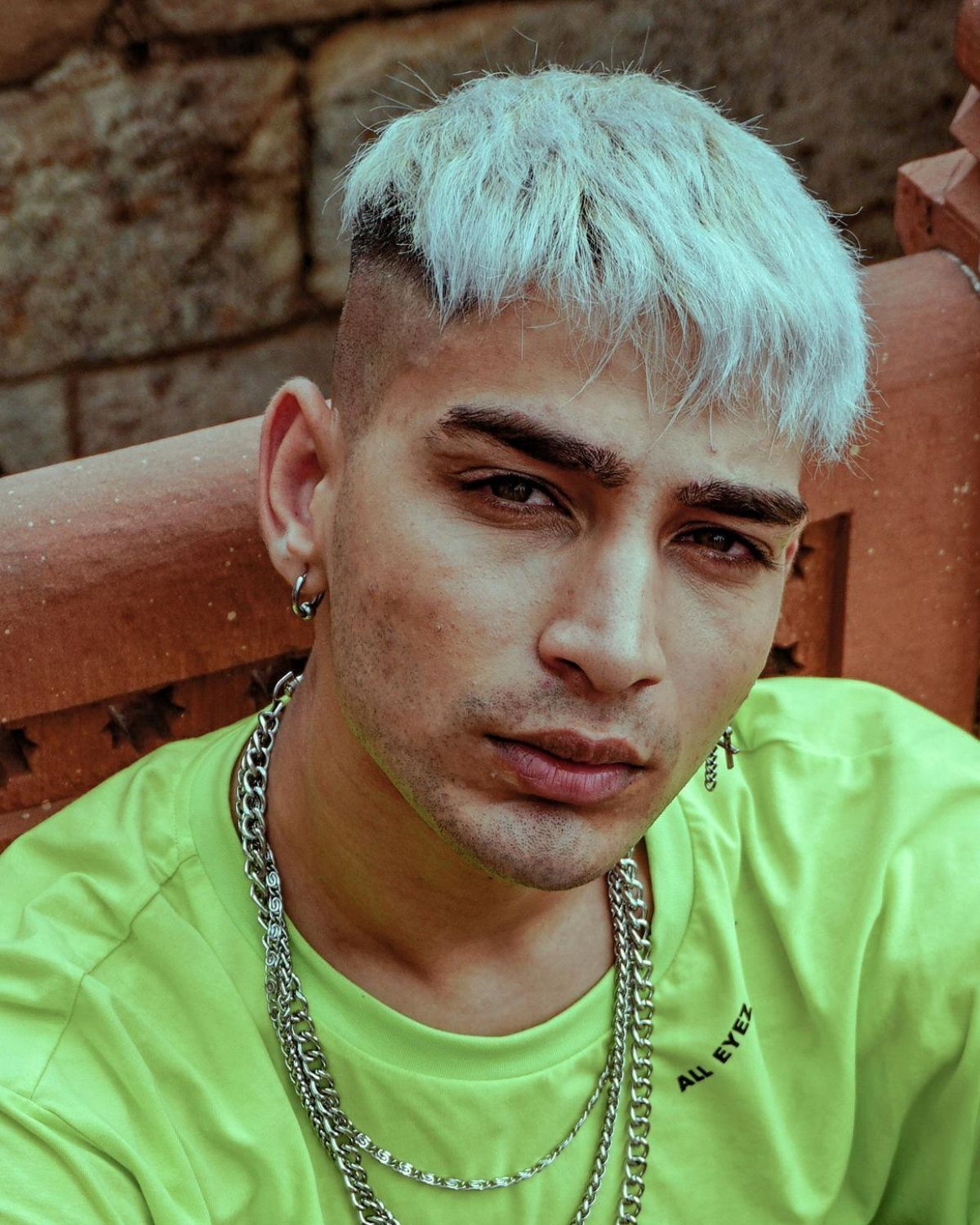 Màu tóc nam đẹp 2024 cá tính: Bạch kim