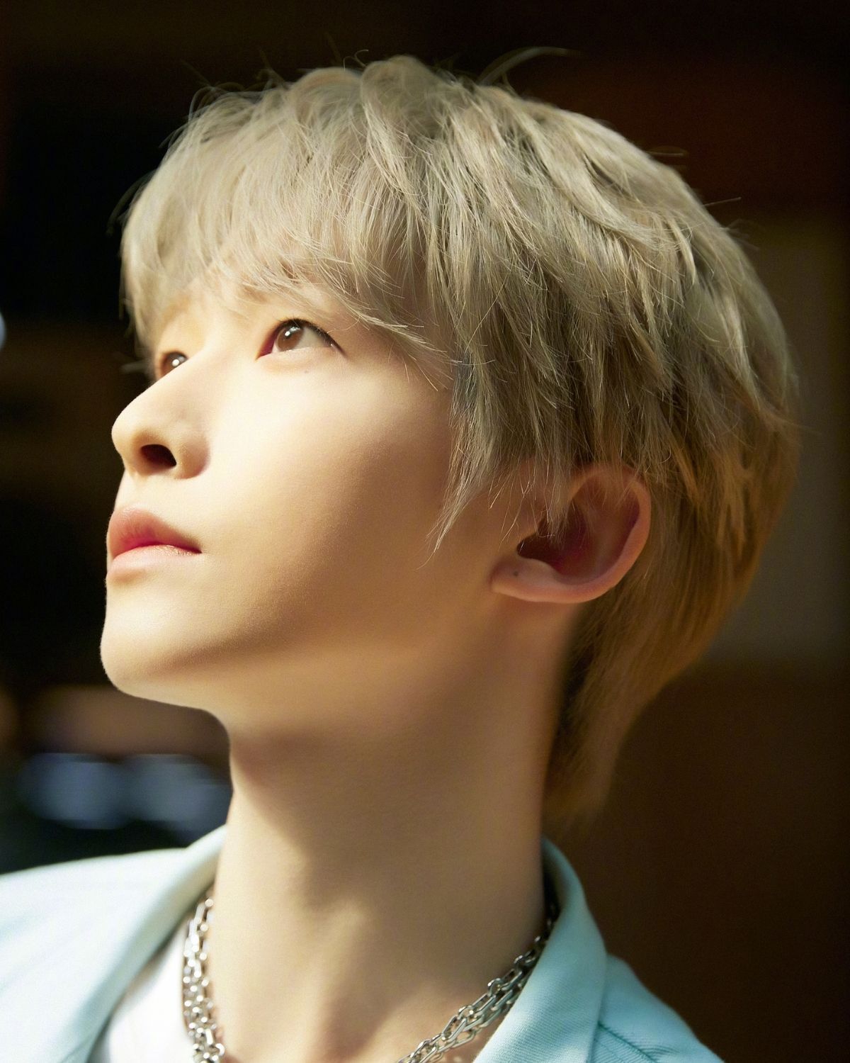 Màu tóc nam đẹp 2024: Vàng rêu