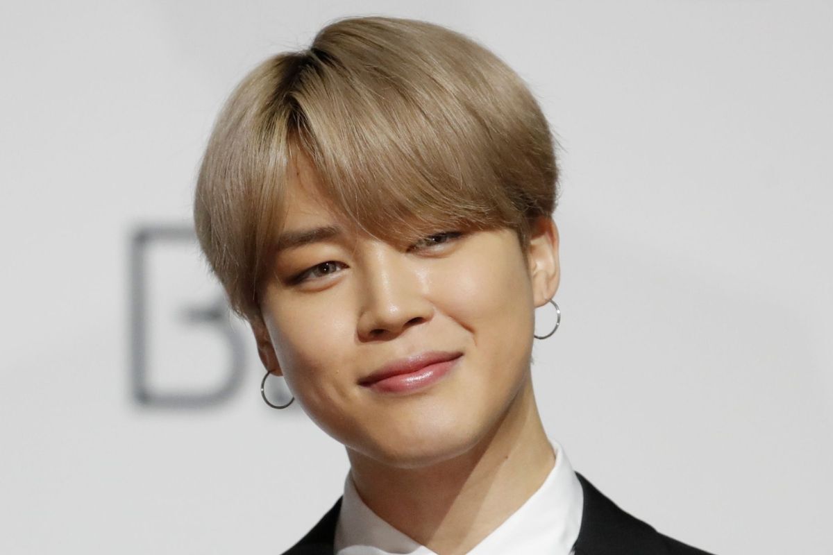 Màu tóc nam đẹp 2024 thời thượng: Vàng khói