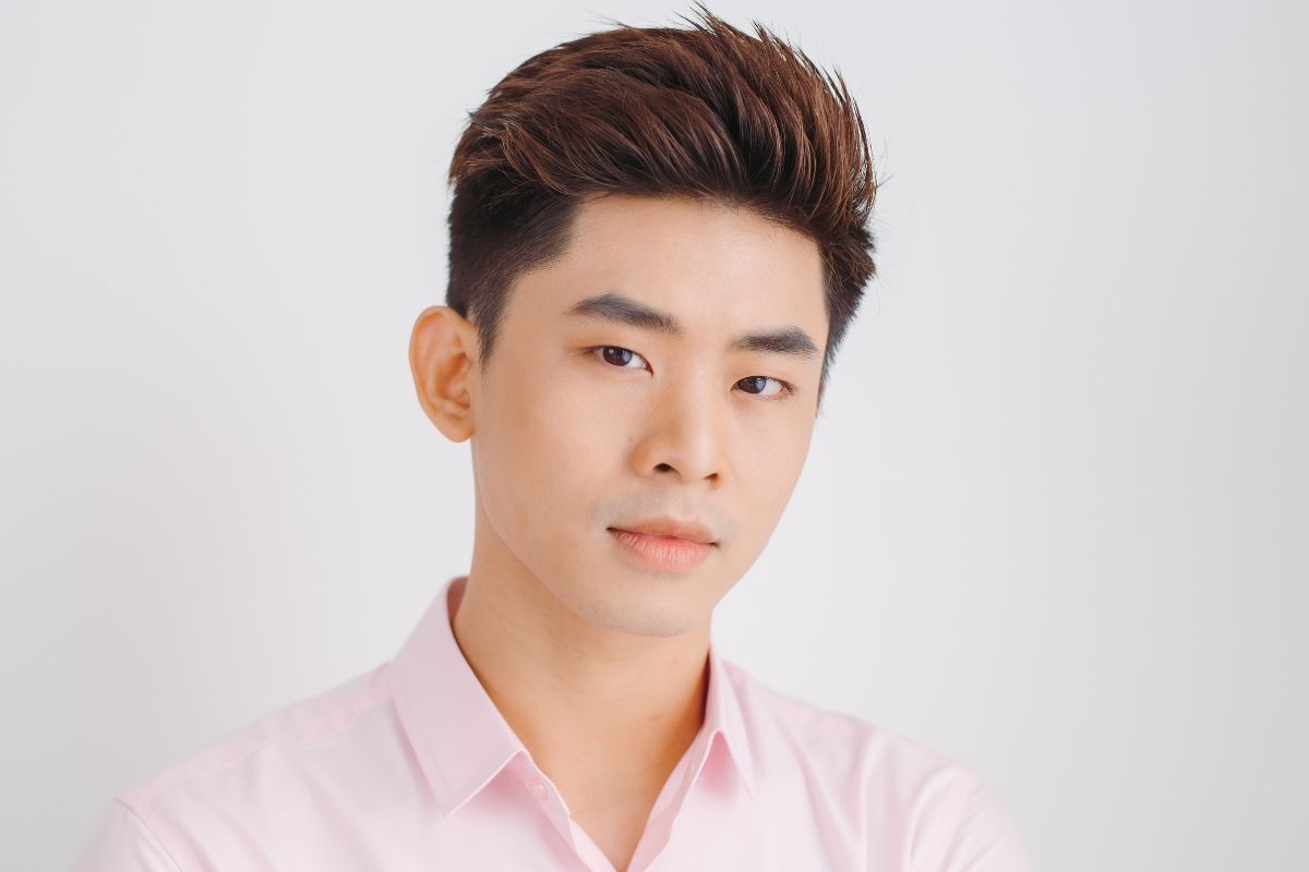 Màu tóc nam đẹp 2024: Nâu socola