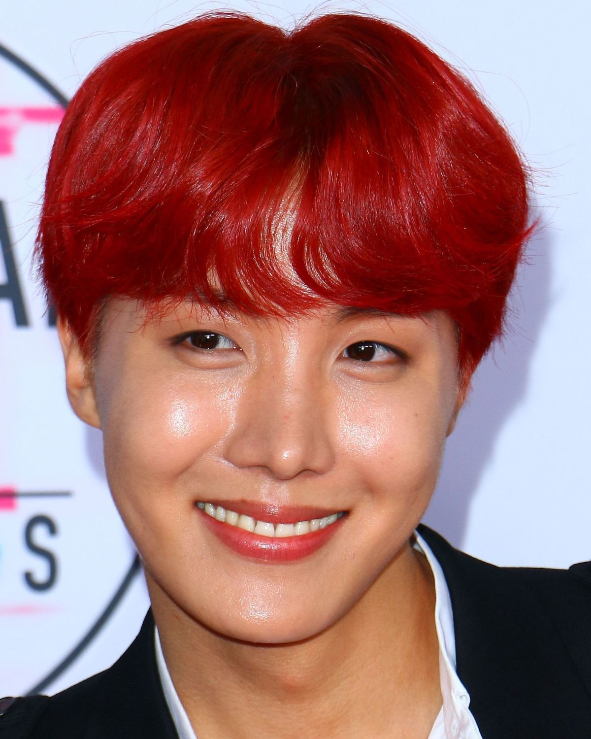 Màu tóc nam đẹp 2024 nổi bật: Màu đỏ