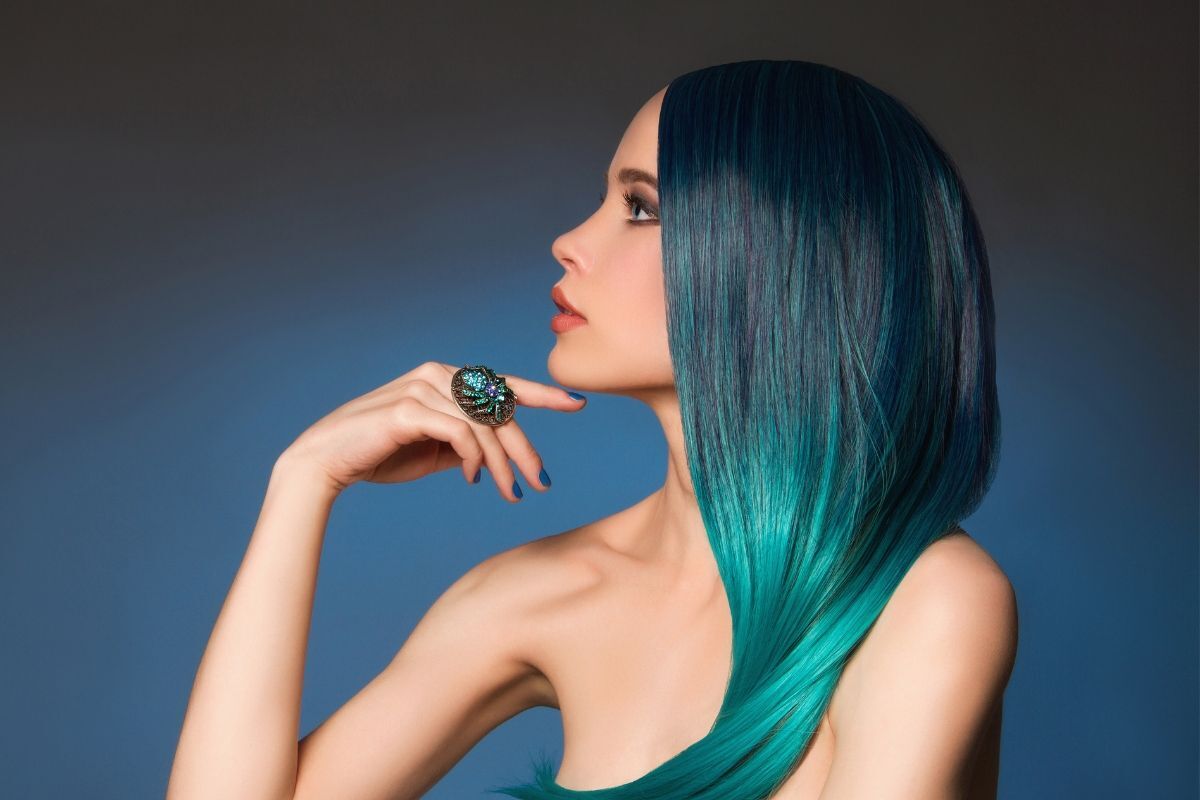 Màu nhuộm xanh đen ánh rêu