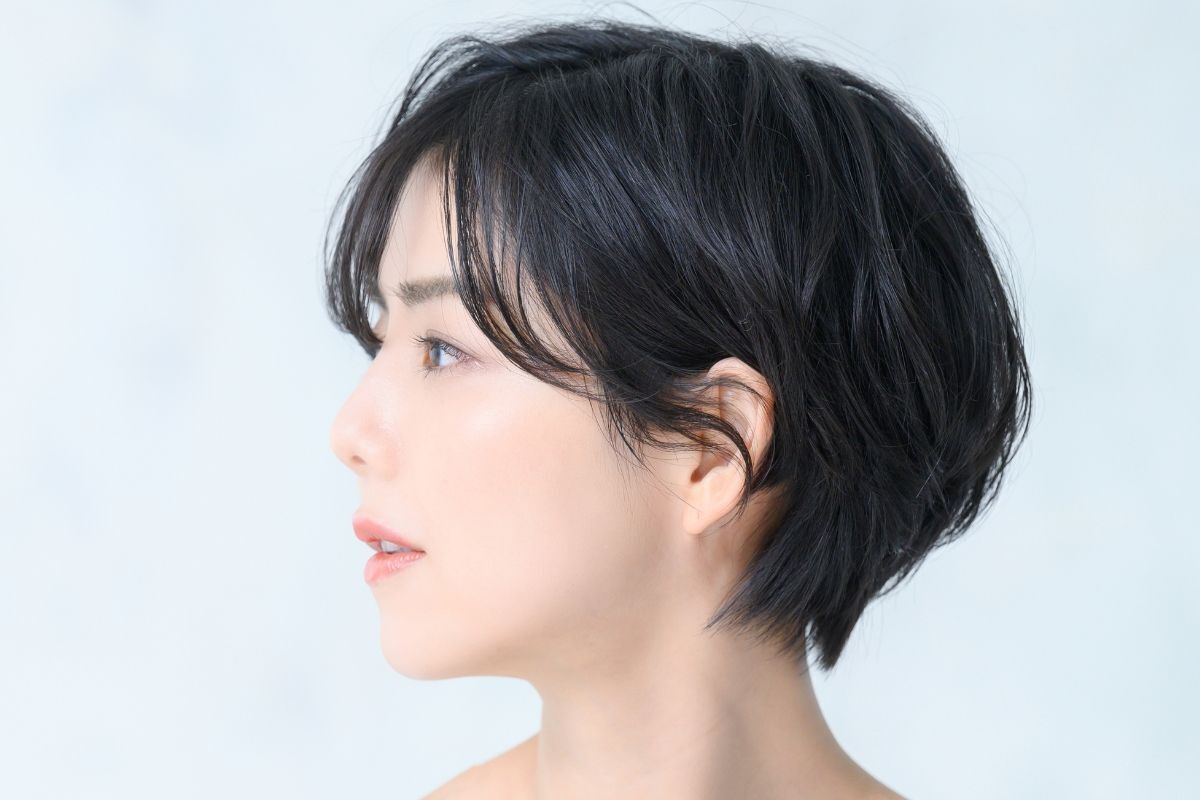 Tóc ngắn mái bay