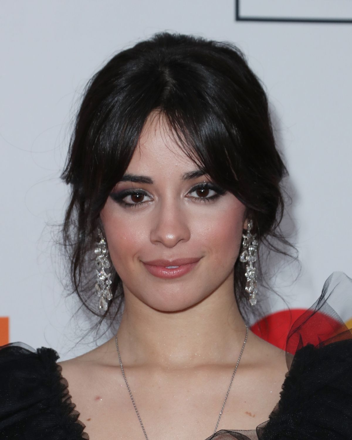 Tóc mái bay cho khuôn mặt dài