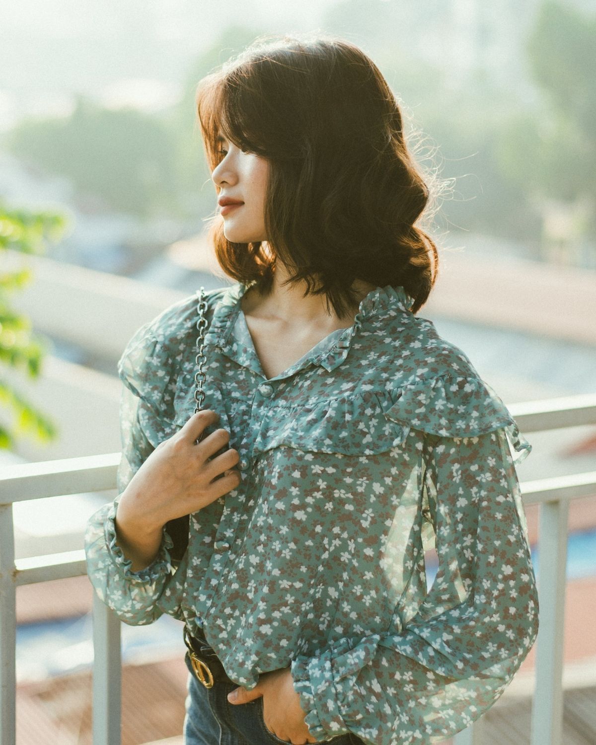 Tóc ngang vai mái bay