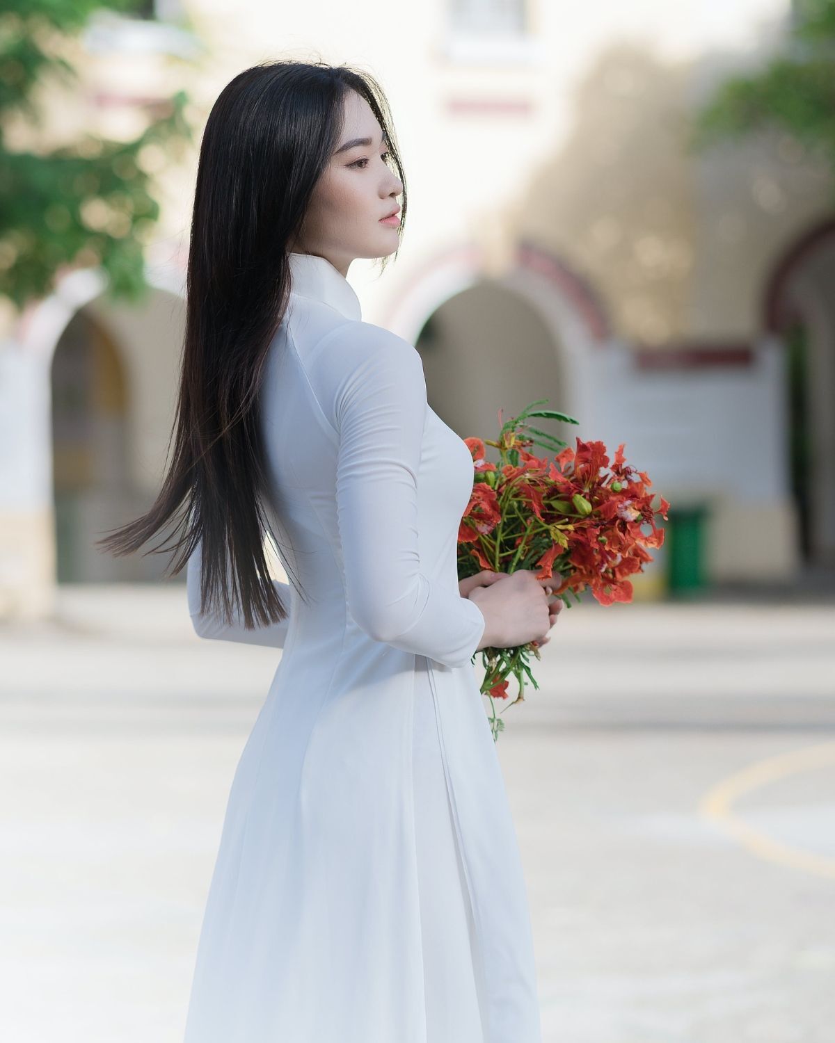 Kiểu tóc mặc áo dài 2024 tóc xõa tự nhiên