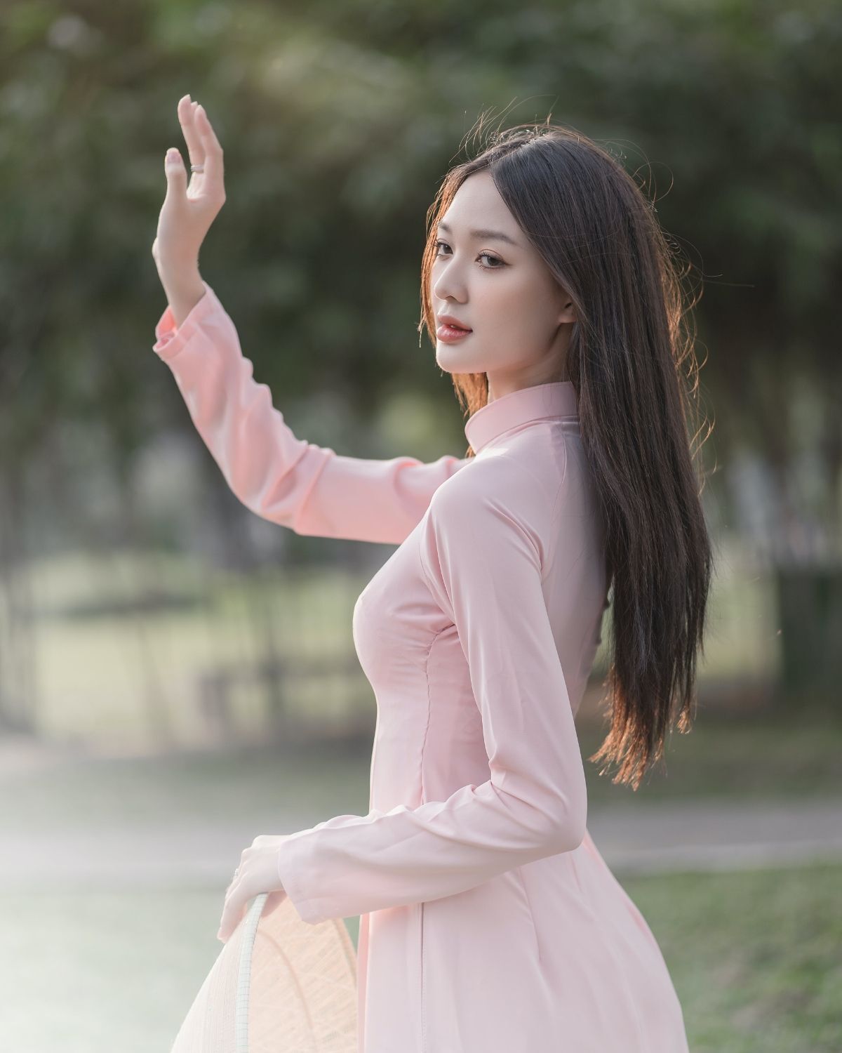 Kiểu tóc mặc áo dài 2024 tóc xõa tự nhiên