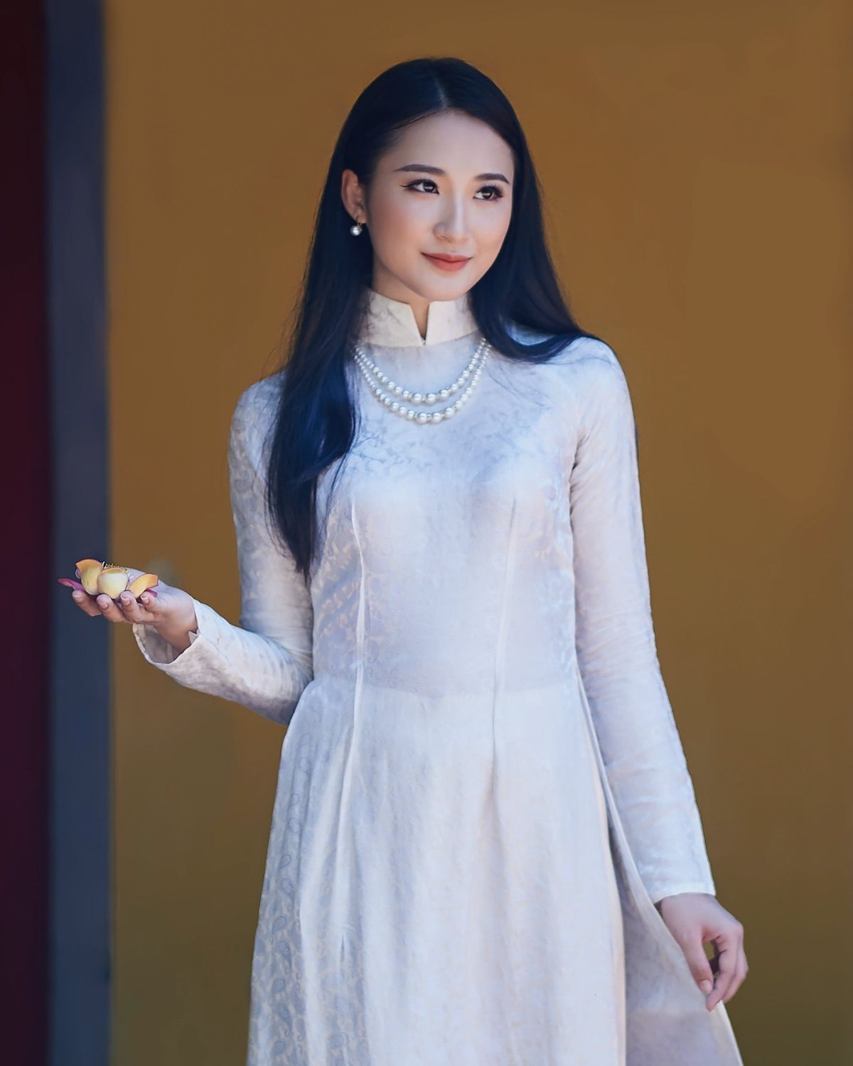 Kiểu tóc mặc áo dài 2024 tóc xõa tự nhiên