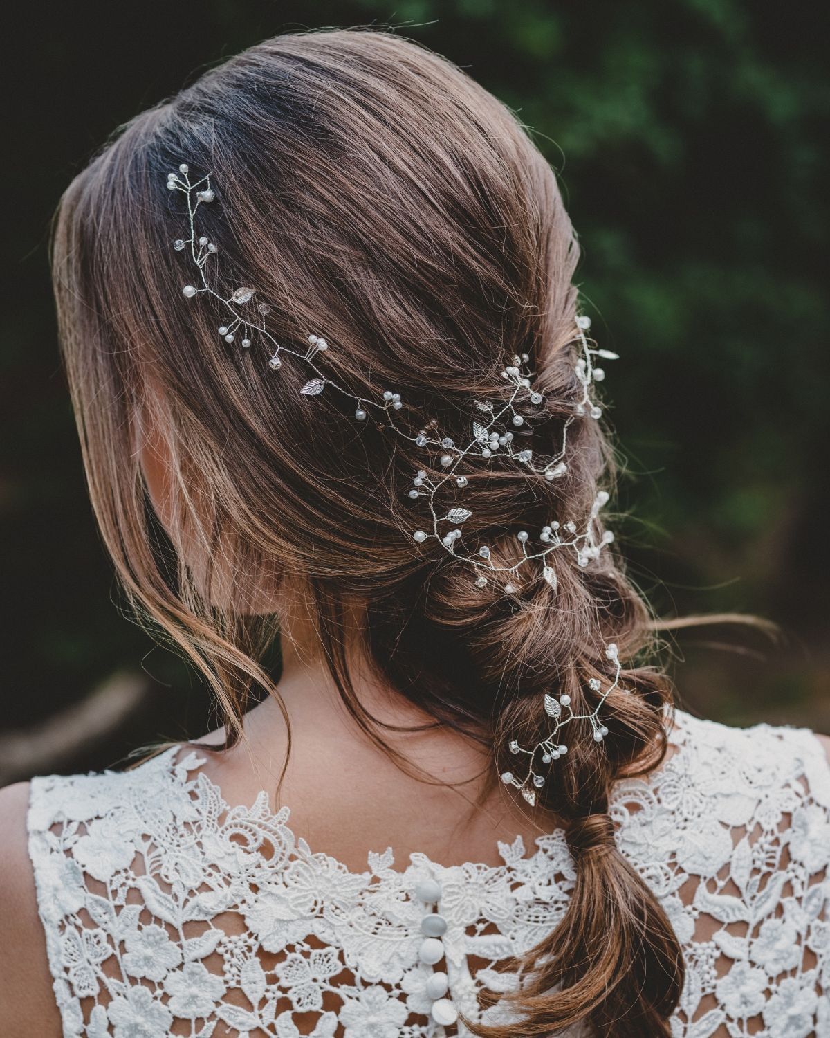 Kiểu tóc mặc áo dài 2024 nữ tính tết đuôi sam