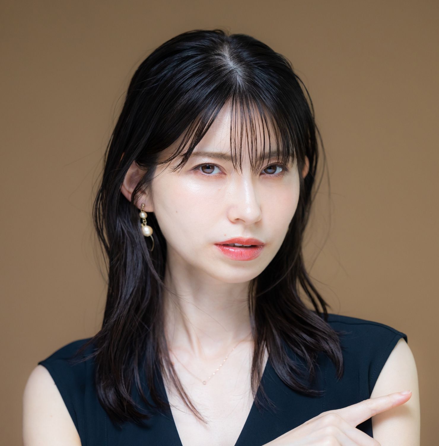 Tóc ngắn ngang vai thẳng tự nhiên