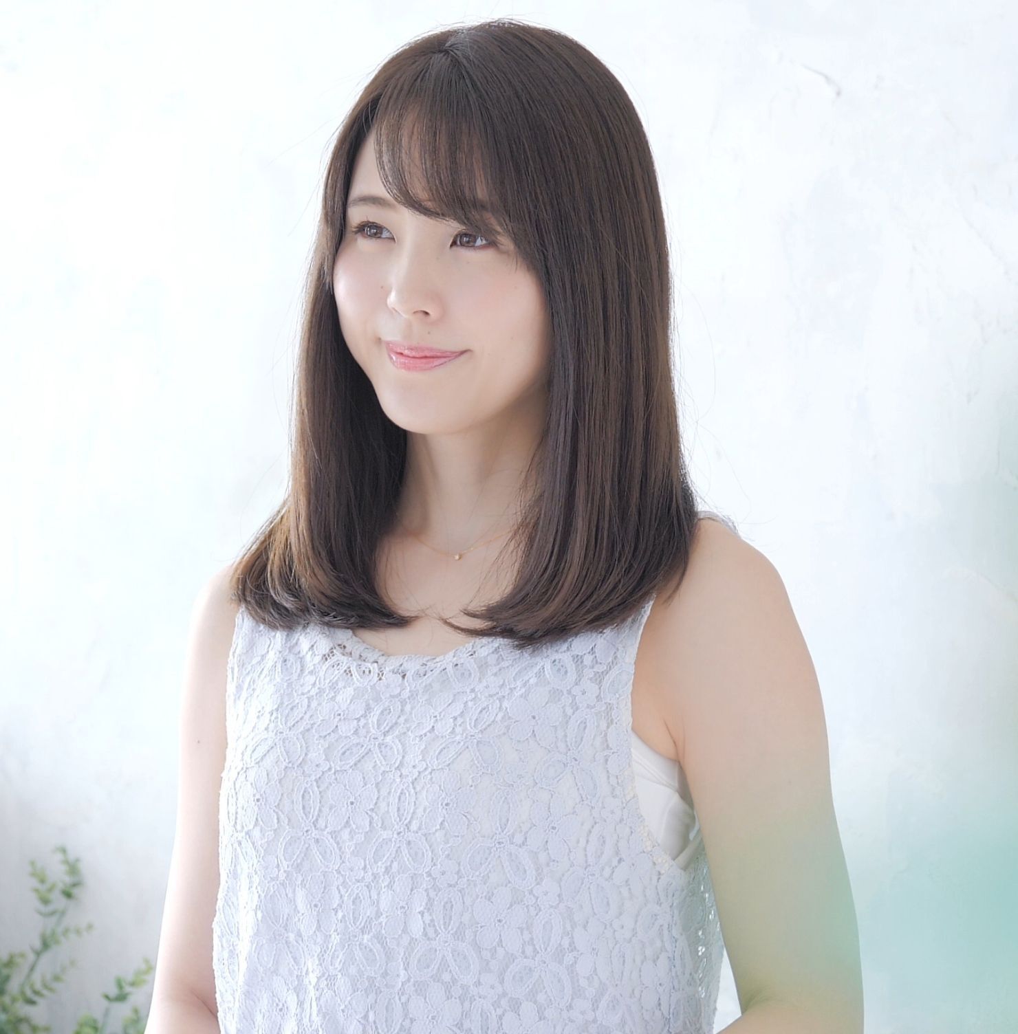 Tóc ngắn ngang vai mái xéo