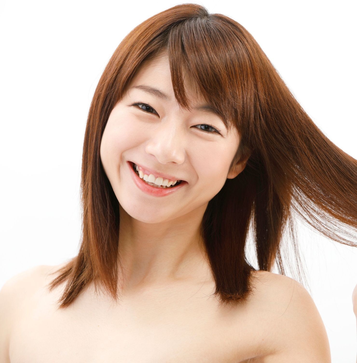 Tóc ngắn ngang vai mái xéo