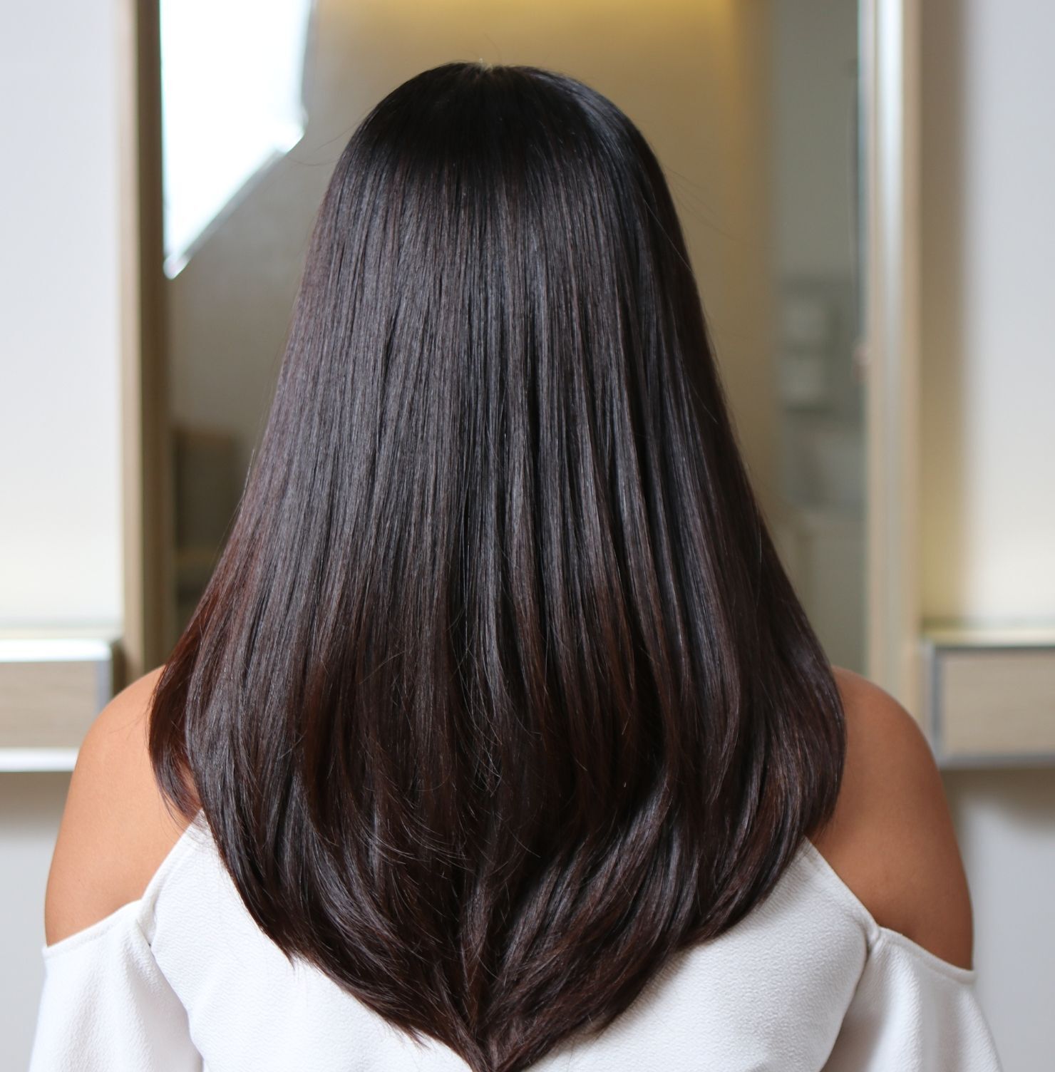 Kiểu tóc lá bầu nhìn từ phía sau