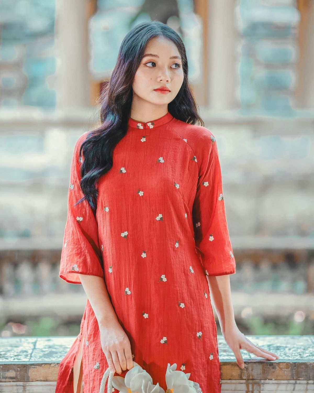 Kiểu tóc mặc áo dài 2024 tóc uốn xoăn sóng nước