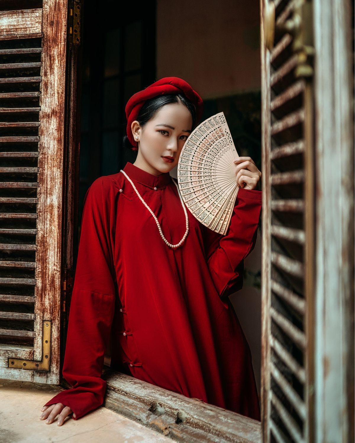 Kiểu tóc mặc áo dài kết hợp với mấn đội đầu