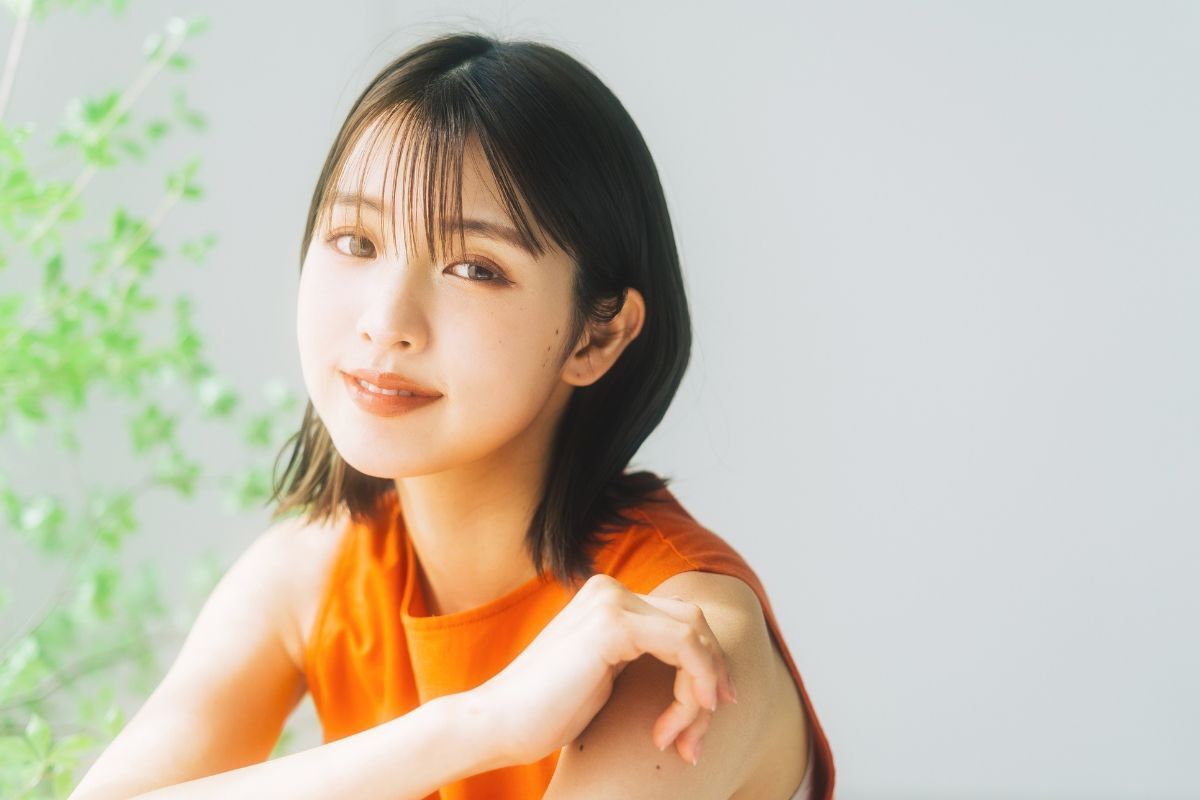 Tóc ngang vai mặt tròn mái thưa bob ngắn