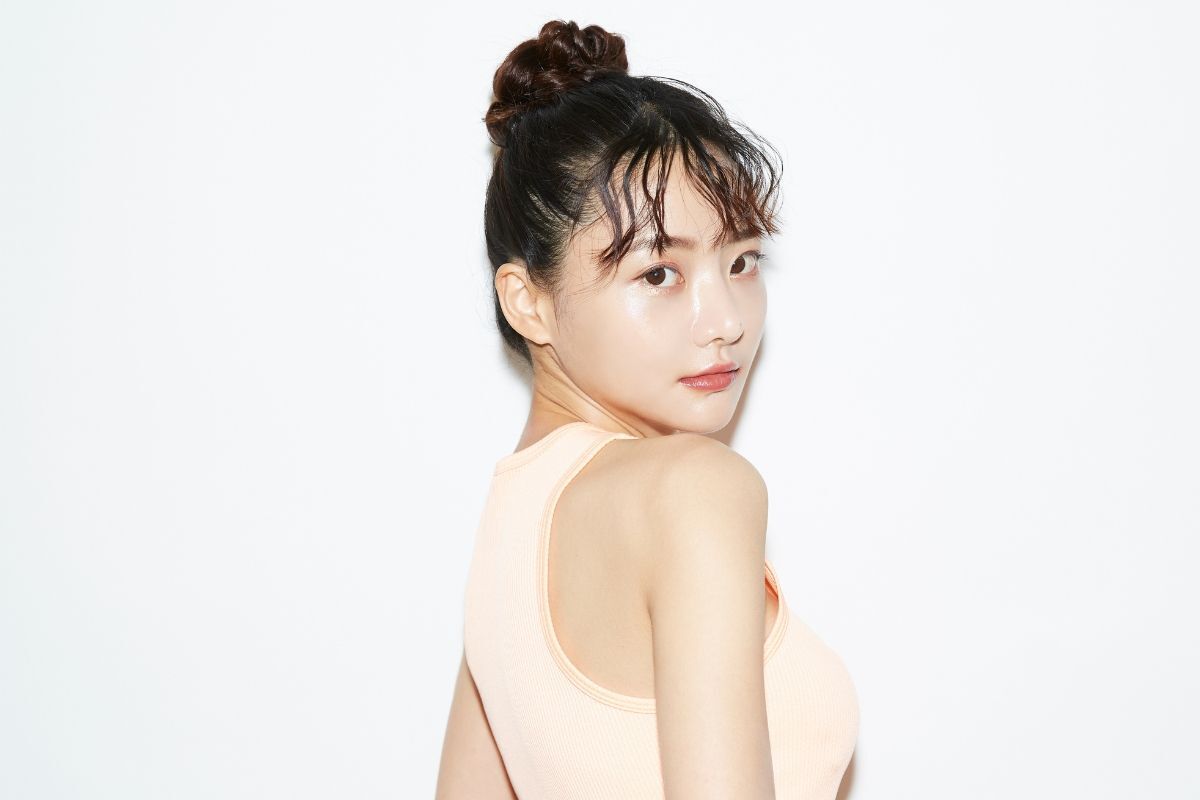 Cách buộc tóc củ tỏi cho tóc ngắn