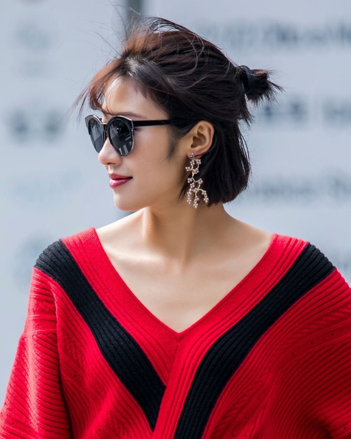 Cách buộc tóc củ tỏi cho tóc ngắn