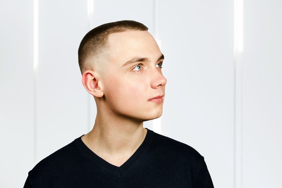 Tóc layer nam cạo 2 bên ngắn