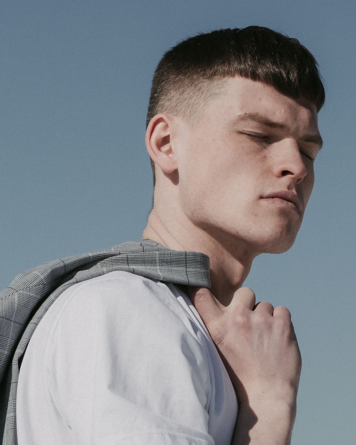 Tóc nam cạo 2 bên tỉa layer mái ngố