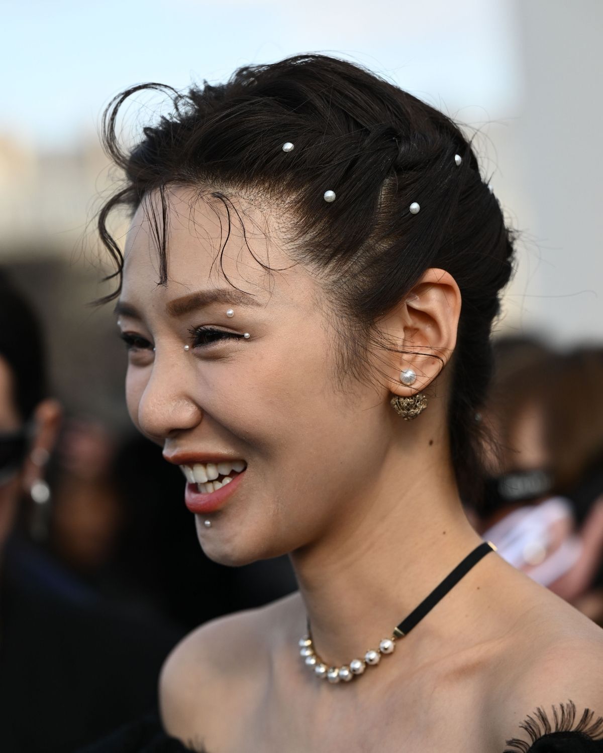 Buộc tóc ngắn tết sát da đầu