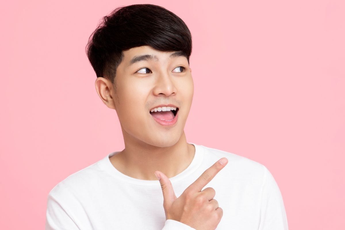 Tóc layer nam cạo 2 bên để mái chéo