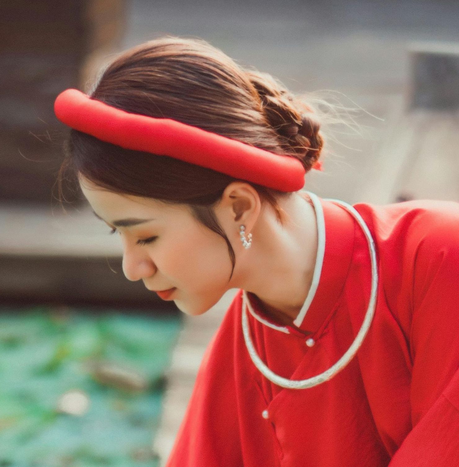 Tết tóc kiểu búi mặc áo dài