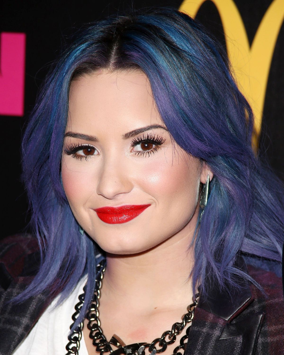 Tóc màu xanh tím than