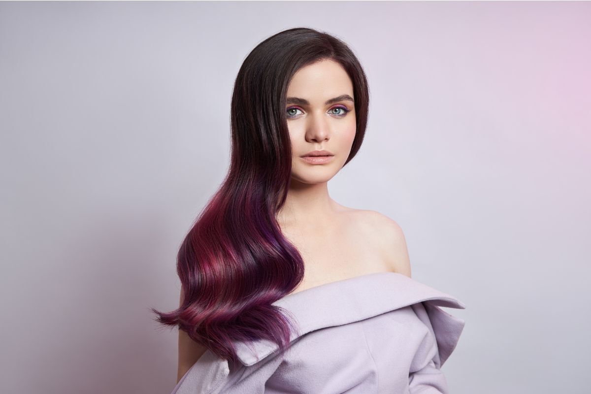 Tóc màu đỏ tím than