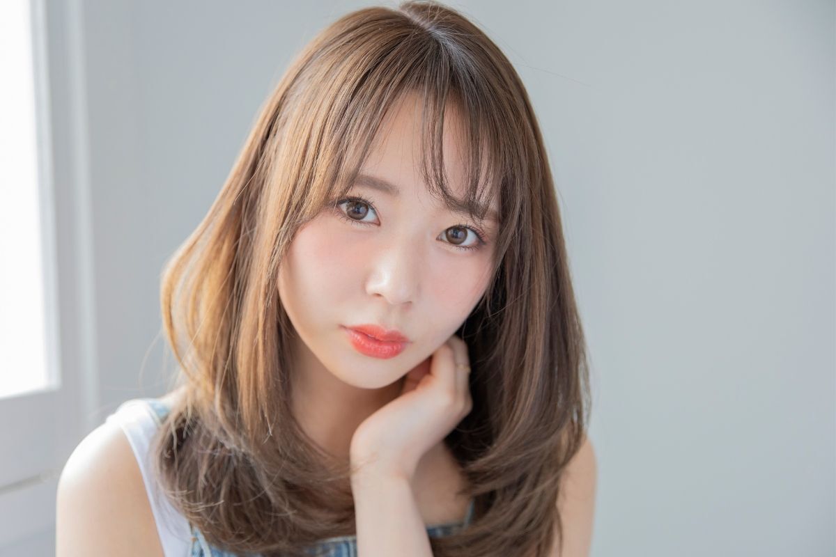 Tóc layer medium length mái thưa