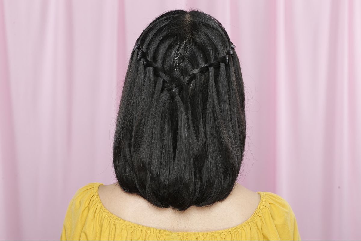 Buộc tóc ngắn kiểu thác nước