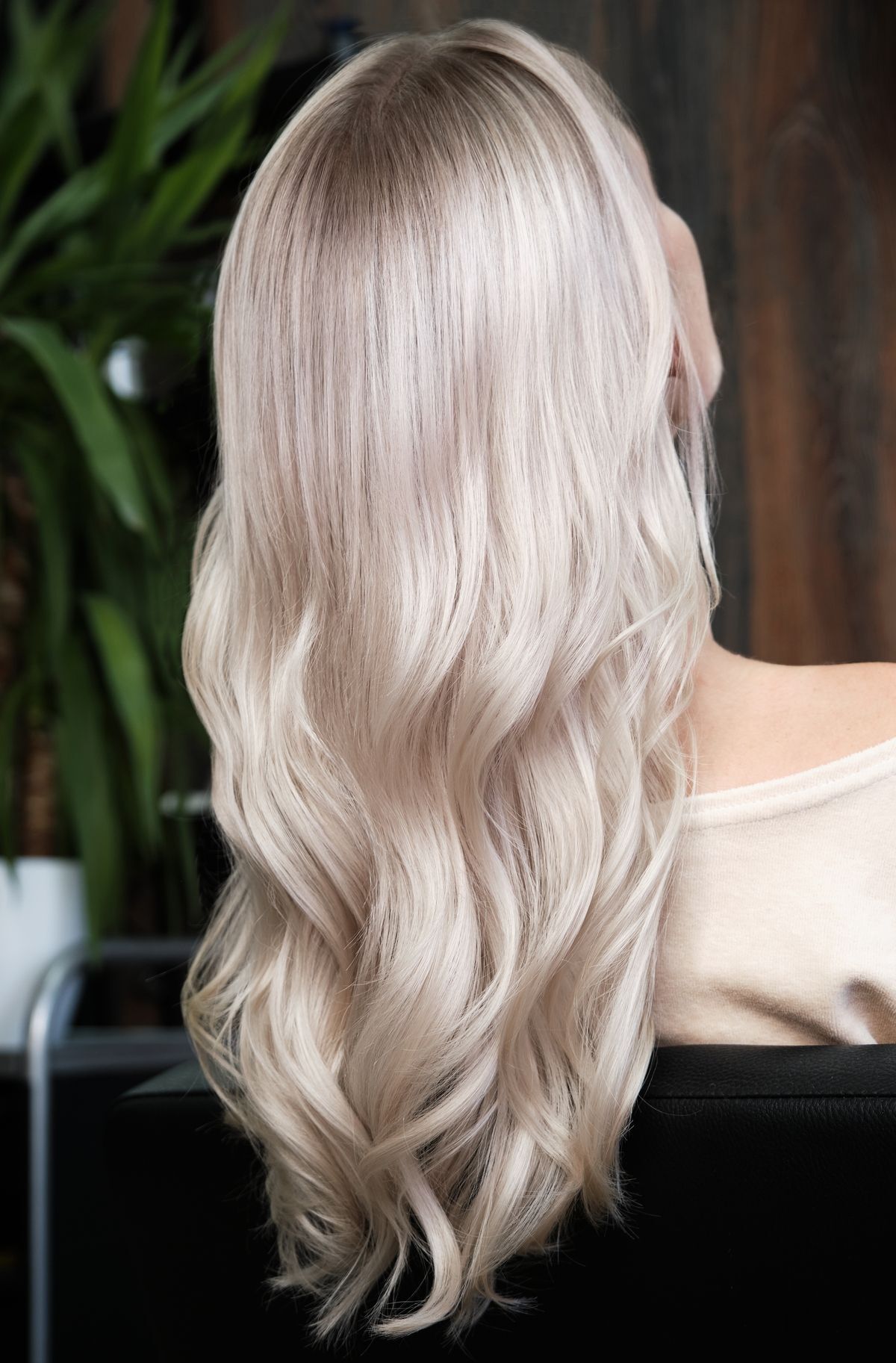 Màu tóc hot 2024 Bạch kim